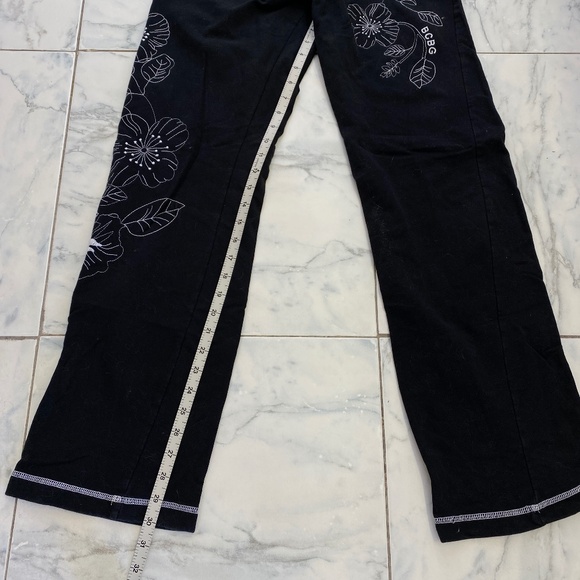 BCBGMaxAzria Performance Jogger Set Size: Medium - Picture 15 of 15